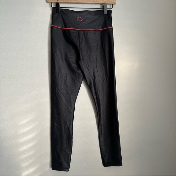 ZYIA black and red shiny legging - Picture 1 of 5